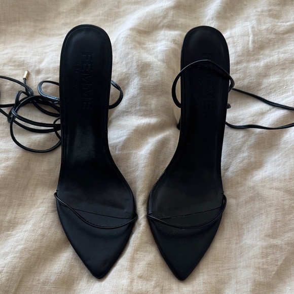 FEMME LA Chic Black Lace-Up Heels - Picture 5 of 7